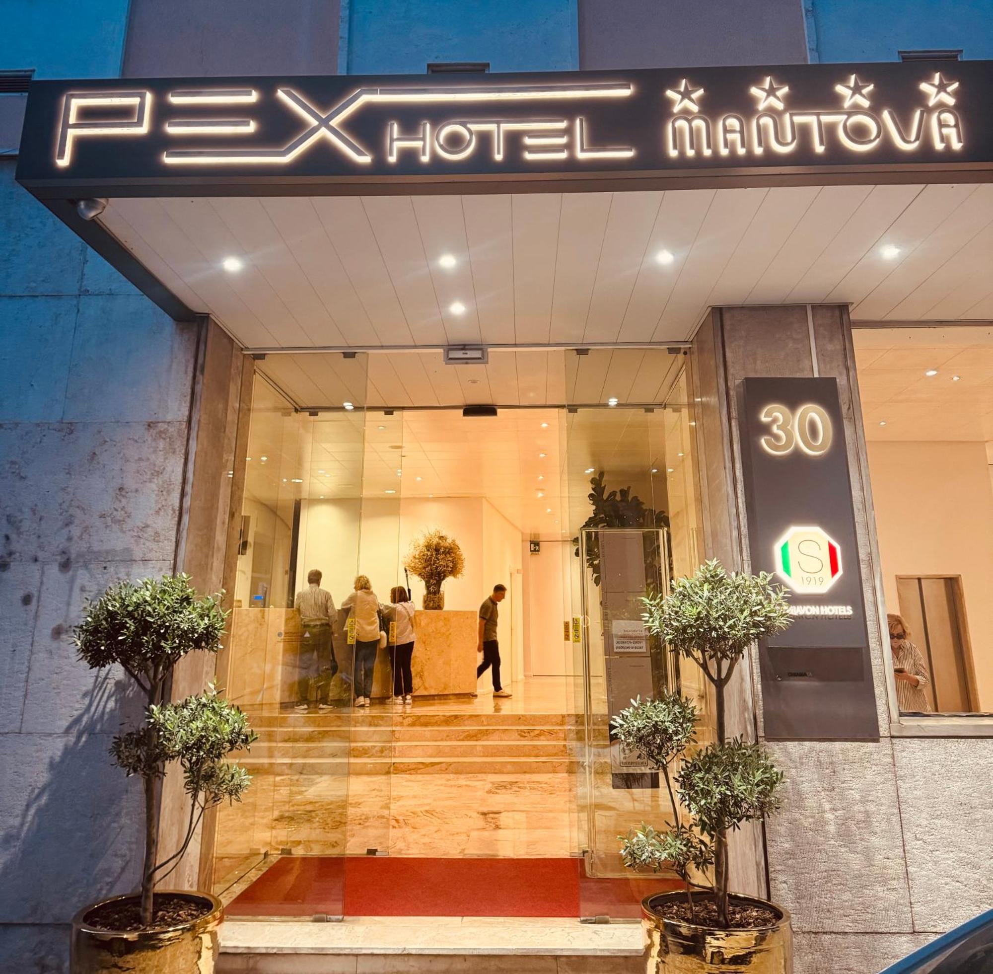 Hotel Pex Мантуя Экстерьер фото