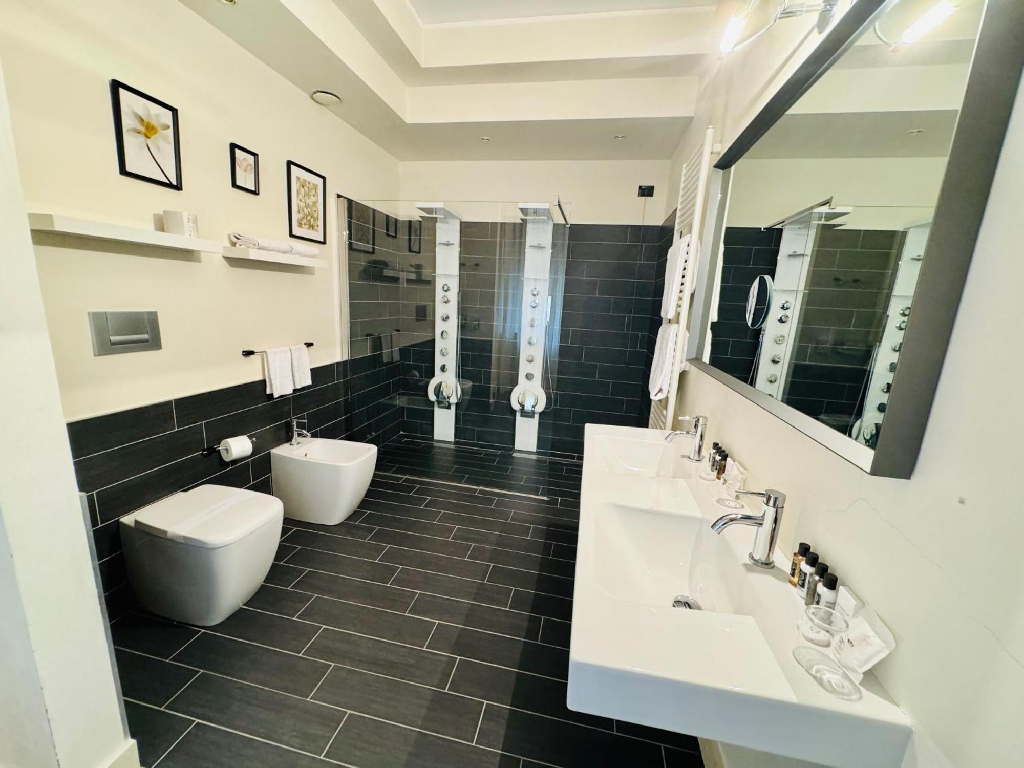Hotel Pex Мантуя Экстерьер фото